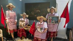 Miembros de la Sociedad Picantera de Arequipa (Per�), que este a�o celebra su d�cimo aniversario, y del Club de Guisanderas de Asturias, que justo cumple 25, han participado en el II Congreso Internacional de Gastronom�a, Mujeres y Medio Rural que se celebra en Cangas del Narcea (Asturias), donde las primeras recoger�n ma�ana el II Premio Guardianas de la Tradici�n por esta labor.