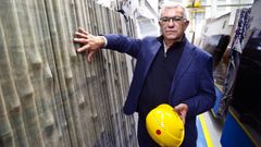 Gumersindo Alonso Gestoso, director de Granisa, durante una visita a la fbrica en O Porrio