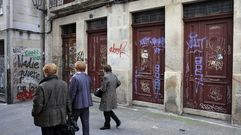 Las pintadas deslucen el casco vello