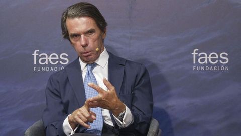 El expresidente del Gobierno en el campus de Faes