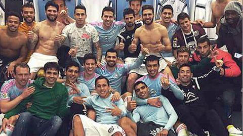 Foto de familia de la plantilla c�ltica en el vestuario tras el triunfo ante el C�rdoba.