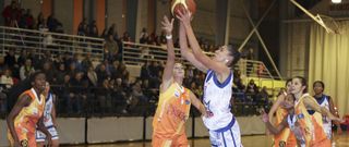 Las ferrolanas decidieron el partido en el �ltimo cuarto. 