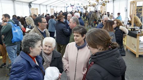 A Feira do Mel da Montaa celbrase na parroquia de Viveir, en Muras.