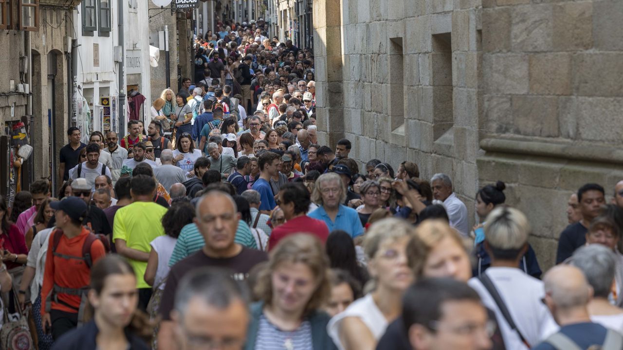 Santiago renueva su tradición de multitudes