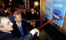 La plana mayor gallega, provincial y local arroparon a Mill�n Mon en Pontevedra.