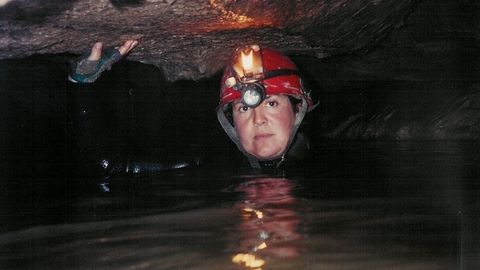 Imagen de archivo de Beatriz Bruna en una cueva