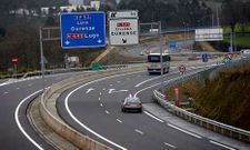 Hubo unanimidad de los grupos para reclamar el traspaso a la Xunta del vial, y rebajar el peaje. 