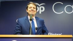 El presidente en funciones de Castilla y Le�n, Alfonso Fern�ndez Ma�ueco, durante la rueda de prensa ofrecida este viernes.