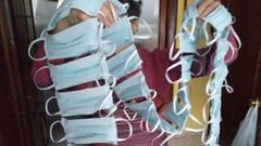 Varias mascarillas fabricadas por una vecina de Laviana
