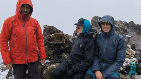 El bel�n ya colocado en la cima de Galicia.