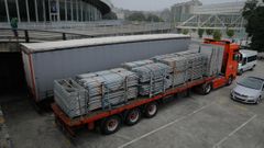 Los camiones tuvieron que esperar hasta las 12.00 horas en el Coliseum.