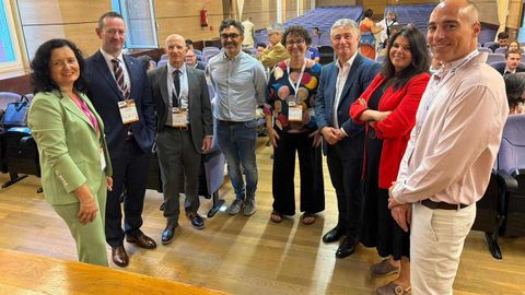 Foto de familia de los participantes en la sesi�n inaugural de Ibero 2026.