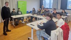 17 alumnos de tres facultades siguen el curso de emprendimiento en el Campus Auga.