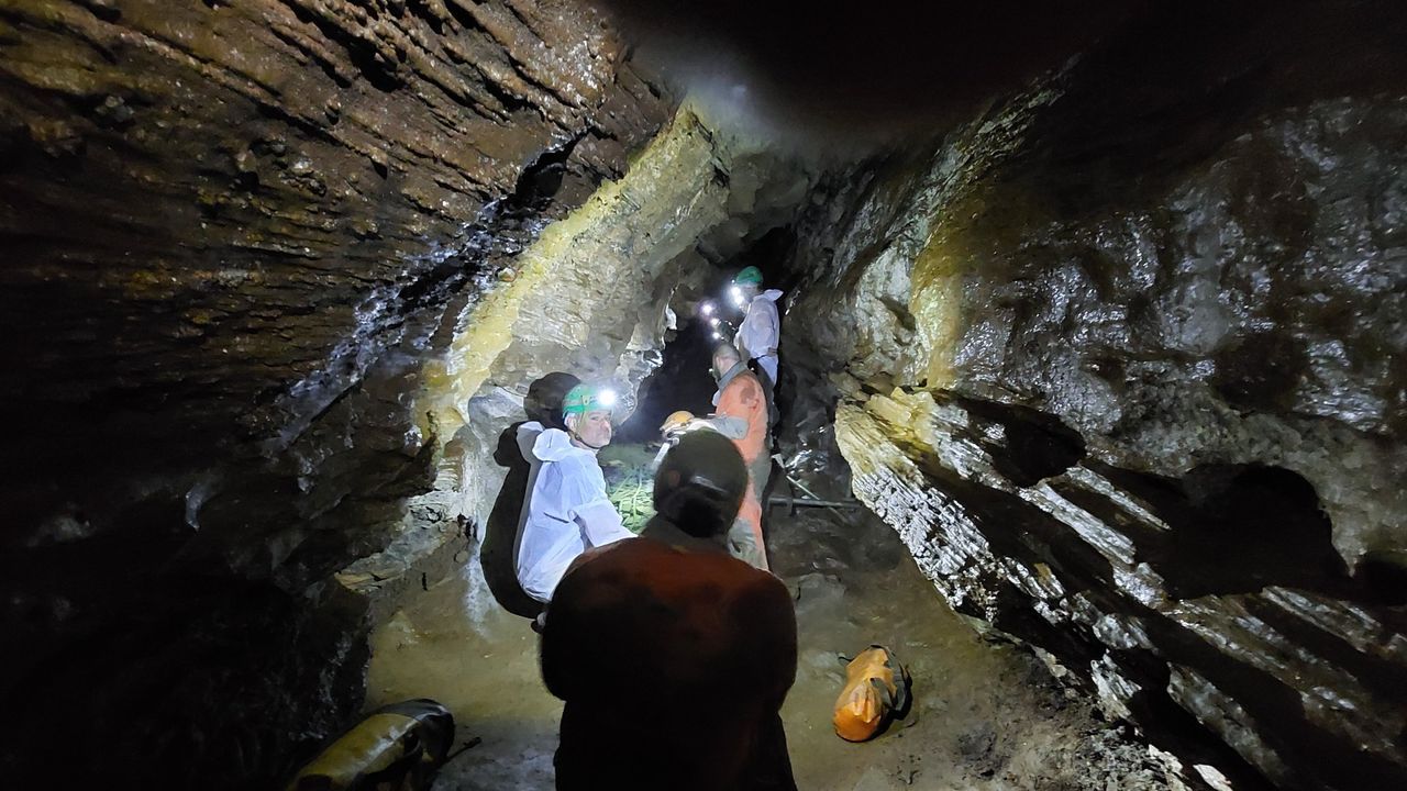 Abre la temporada de visitas guiadas a la mayor cueva de Galicia, O Rei Cintolo, en Mondoñedo