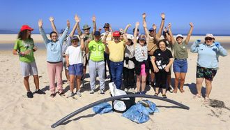 En im�genes: la primera de las limpiezas de playas que promuebe la asociaci�n �ntegro