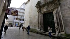 Lateral de San Pedro por el que se quiere hacer la rampa de A Nova