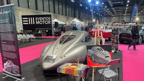 El coche del ovetense Xuan de Lorenzo