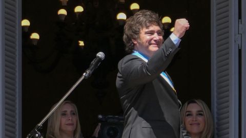 El presidente de Argentina, Javier Milei, en el balc�n de la Casa Rosada.