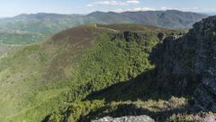 El bosque de la Devesa da Escrita vista desde las Penas da Devesa