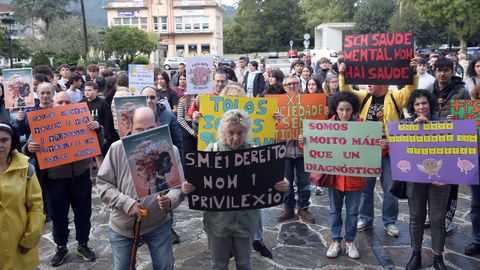 Usuarios de A Creba se concentraron en la Alameda de Noia pidiendo una mayor inversin en salud mental