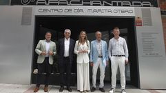 Visita oficial. La conselleira de Pol�tica Social, Fabiola Garc�a, visit� hace unos d�as el centro de d�a de AFA Chantada, acompa�ada por otros cargos de su departamento, representantes del Ayuntamiento de Chantada y responsables de la asociaci�n