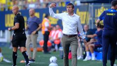 El entrenador del C�diz, Albert Celades, durante el partido ante el Celta.