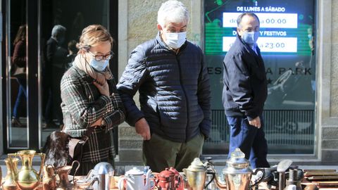 Tambi�n dentro del programa de las fiestas, en la R�a da Ra��a se celebr� una feria de artesan�a y antig�edades