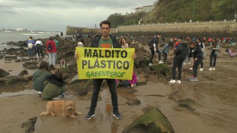 Jon Kortajarena y Greenpeace se unen contra el pl�stico