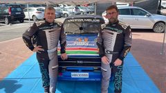 Xes�s Ferreiro y Xabier Anido junto al Ford Escort con el que afrontar�n esta temporada