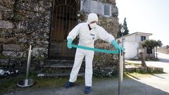 Paco Abu�n, sepulturero del cementerio de San Mauro