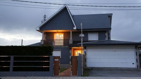 La casa de Sant�rum, registrada en octubre del 2023, por la Guardia Civil, fue inspeccionada este mi�rcoles nuevamente.