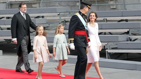 Los reyes y sus hijas en el 2014, en la coronacin de Felipe VI