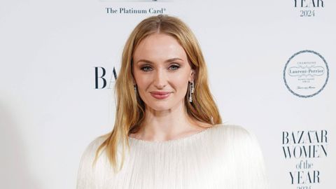 La actriz Sophie Turner, en la gala de Harper's Bazaar