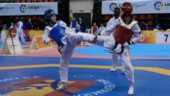 Alma P�rez, a la izquierda de la imagen, en un combate del �ltimo Campeonato de Espa�a.