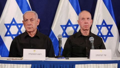 El primer ministro de Israel, Benjam�n Netanyahu (izquierda), junto a su ministro de Defensa, Yoav Gallant