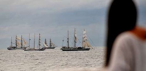 Cuatro de los veleros de mayor porte, navegando a la altura de Ferrol tras abandonar la r�a de Ares.