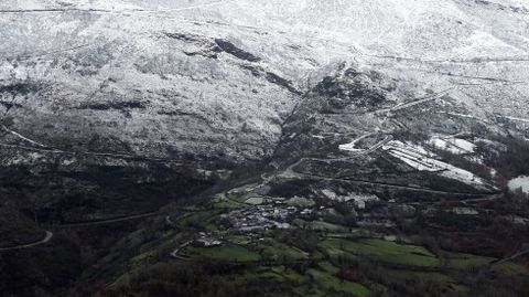 La aldea de Vilamor (Folgoso do Courel), este viernes a las doce del mediod�a. Vilamor est� en el sur de la Serra do Courel y a 700 metros de altitud