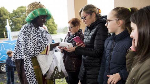 Visita de los Reyes a Tines (Vimianzo)