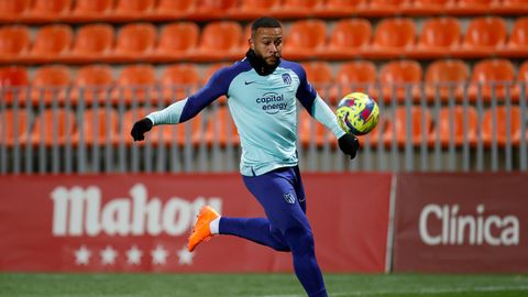 Memphis Depay .Memphis Depay en su primer entrenamiento como jugador del Atltico de Madrid.