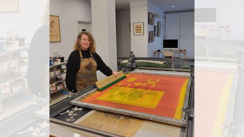 Elisa Southwood en su taller de Villaviciosa