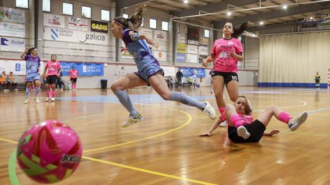 El Valdetires, que tambi�n jug� ayer, retom� el partido aplazado frente al Ibiza.