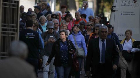 Viandantes por el centro de Oviedo
