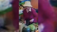 Imagen de las cmaras de seguridad de una frutera, donde vieron por ltima vez a Isaura