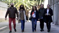 Cambio de piezas. Gonzalo Castro (izquierda) ocupar� el puesto que ten�a Santiago Roura (derecha). En el centro, In�s Rey, acompa�ada tambi�n por la concejala Yoya Neira y Francisco D�az Gallego, que se convertir� en edil de Urbanismo tras la salida de Juan D�az Villoslada. 