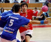 Fran Gonz�lez, durante una acci�n del encuentro disputado ayer ante el Benidorm.