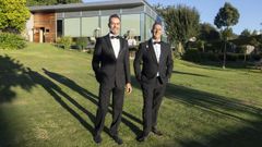 El dise�ador Javier Quintela y el decorador Manuel Lazo, en el pazo de Trasariz de Vimianzo.