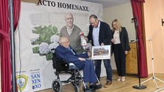Homenaje a Manuel Bea Silva en el Club de Jubilados de Portonovo