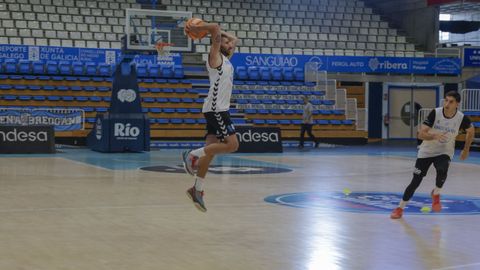 Primer entrenamiento del Breog�n 2026-2027 en el Pazo dos Deportes de Lugo