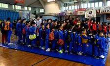 Los integrantes del Keltoi, en primer t�rmino, junto a otros equipos ayer en la jornada de liga en Lugo.