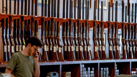 Rifles a la venta en una armer�a de Atlanta (Georgia, Estados Unidos)